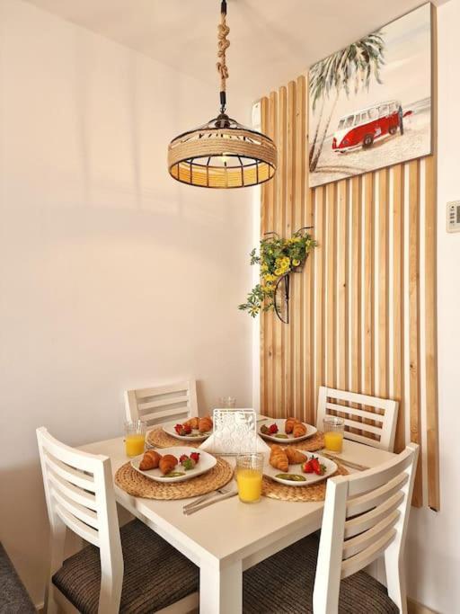 베날마데나코스타 Acogedor Piso Con Terraza Y Parking! 아파트 외부 사진