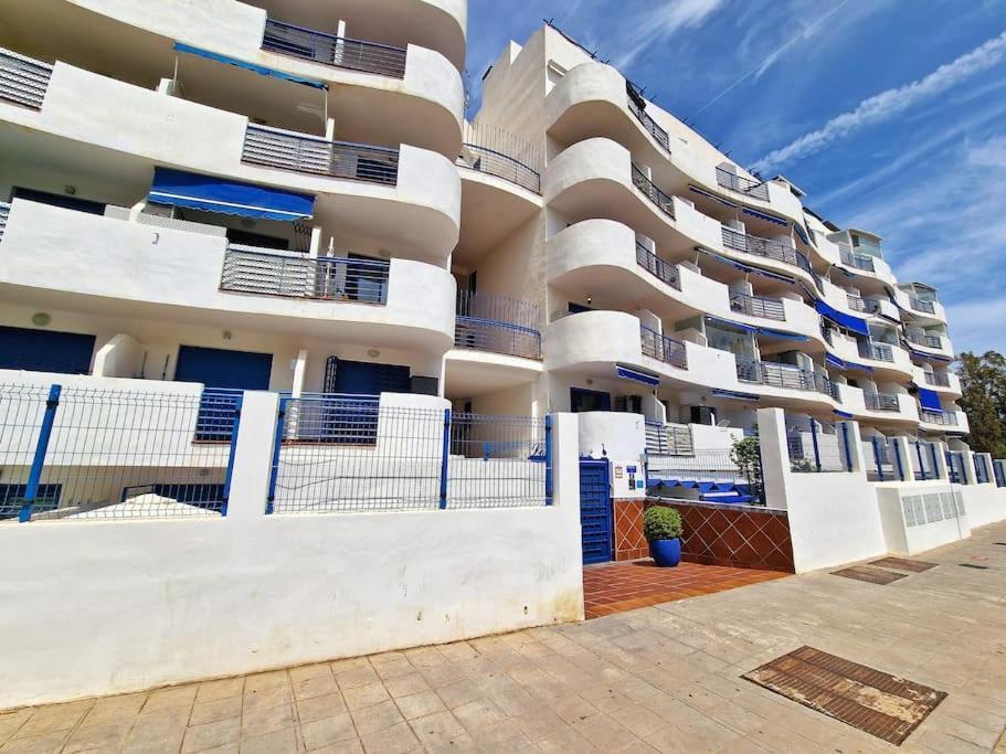 베날마데나코스타 Acogedor Piso Con Terraza Y Parking! 아파트 외부 사진